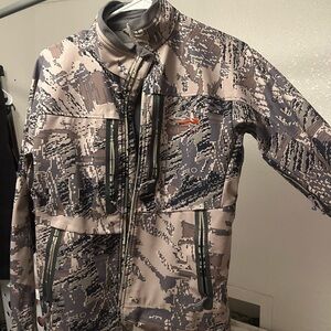 Women's Utility Jacket in Camouflage Pattern